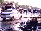 В Ростовской области перевернулся бензовоз: на трассу разлилось 15 тонн топлива В Ростовской области перевернулся бензовоз: на трассу разлилось 15 тонн топлива