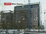 В британском городе на людей обрушились 15-этажные леса строящегося здания (ФОТО) В британском городе на людей обрушились 15-этажные леса строящегося здания (ФОТО)