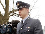Британского офицера уволили, оштрафовали и осудили на 8 месяцев за отказ служить в Ираке