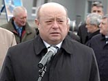 Посещая завод в Алтайском крае, Фрадков прилипал ботинками к свежевыкрашенному полу Посещая завод в Алтайском крае, Фрадков прилипал ботинками к свежевыкрашенному полу