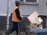 Московские власти очищают город от мусора, но чище не становится Московские власти очищают город от мусора, но чище не становится
