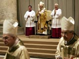 Впервые со времени своего понтификата праздничные богослужения в Ватикане возглавляет Бенедикт XVI