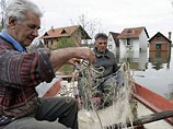 В результате подъема уровня воды в Дунае и Саве затоплены некоторые улицы и часть древней крепости в столице Сербии и Черногории, Белграде