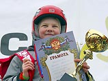 В соревнованиях на базе комплекса "Хибины Сноу Парк" приняли участие более 150 юных спортсменов в возрасте от 8 до 12 лет из разных городов области
