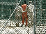 Рамсфельд лично участвовал в допросах заключенных Гуантанамо, утверждают правозащитники
