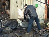 Работы на строительстве домов велись круглосуточно. Рабочие спали прямо на строительных площадках в бытовках, расположенных друг с другом Работы на строительстве домов велись круглосуточно. Рабочие спали прямо на строительных площадках в бытовках, расположенных друг с другом