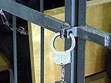 В Кирове задержаны подростки, расклеивавшие листовки с фашистской символикой В Кирове задержаны подростки, расклеивавшие листовки с фашистской символикой