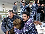 В Газе вооруженные люди штурмуют здание палестинского минздрава В Газе вооруженные люди штурмуют здание палестинского минздрава