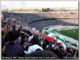 Президент Ирана разрешил женщинам ходить на стадионы