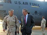 Несколькими часами ранее в среду в Багдад также неожиданно прилетел министр обороны США Дональд Рамсфельд