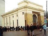 28 апреля, после годичной реконструкции одна из старейших станций московского метро - "Семеновская" вновь примет сегодня пассажиров. Как сообщили в управлении столичной подземки, специалисты полностью заменили эскалаторы, турникеты и системы освещения 28 апреля, после годичной реконструкции одна из старейших станций московского метро - "Семеновская" вновь примет сегодня пассажиров. Как сообщили в управлении столичной подземки, специалисты полностью заменили эскалаторы, турникеты и системы освещения