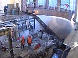 "Пассажиров встретят по-новому оформленный вестибюль и современный кассовый зал, на платформе их ждут свежевыкрашенные потолочные своды, отреставрированные стеновые и половые мраморно-гранитные покрытия", - сказал сотрудник метрополитена "Пассажиров встретят по-новому оформленный вестибюль и современный кассовый зал, на платформе их ждут свежевыкрашенные потолочные своды, отреставрированные стеновые и половые мраморно-гранитные покрытия", - сказал сотрудник метрополитена