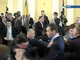 Депутаты блока Тимошенко расстроились, что их не приняли в киевскую Счетную палату, и утроили драку в горсовете