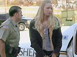 В США учительница, осужденная за секс с 13-летним учеником, выйдя из тюрьмы, вновь приставала к нему (ФОТО) В США учительница, осужденная за секс с 13-летним учеником, выйдя из тюрьмы, вновь приставала к нему (ФОТО)