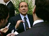 В беседе с журналистами у входа в свою римскую резиденцию Палаццо Грациоли Берлускони заявил, что во вторник он направится к президенту Карло Адзельо Чампи, чтобы вручить прошение об отставке В беседе с журналистами у входа в свою римскую резиденцию Палаццо Грациоли Берлускони заявил, что во вторник он направится к президенту Карло Адзельо Чампи, чтобы вручить прошение об отставке