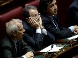 Берлускони добавил, что не знает, кто вручит Проди мандат возглавить правительство - нынешний президент Чампи или его преемник, который будет избран 12-13 мая на заседании обеих палат парламента с участием представителей регионов