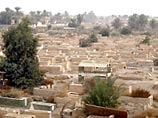 "Охотники за мозгами" орудуют на кладбищах Багдада, где нашли убежище множество иракских семей. Там, по данным Al Hayat, "они укрываются от насилия, захлестнувшего Ирак"