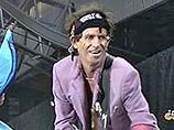 Гитарист Rolling Stones идет на поправку после падения с пальмы