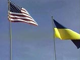 Как заметила госсекретарь, Украина - это независимое государство, с которым США намерены поддерживать хорошие отношения. "Мы также хотим, чтобы у нее были хорошие отношения с Россией", - добавила она