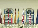 Президент Михаил Саакашвили вновь высказался за выход из СНГ. "Пример Литвы показывает, что Тбилиси, покинув СНГ, не пропадет", - заявил он в четверг в Вильнюсе на международной конференции, посвященной сотрудничеству стран Балтийского и Черного морей