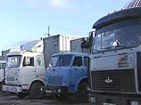 25 грузовиков с фруктами не пускают в Россию и не разрешают вернуться в Грузию