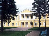 Генпрокуратура арестовала имущество лицея-интерната "Подмосковный", основанного ЮКОСом Генпрокуратура арестовала имущество лицея-интерната "Подмосковный", основанного ЮКОСом