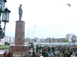 Многотысячный митинг в центре Грозного, посвященный памяти первого президента Чечни Ахмада Кадырова, завершился