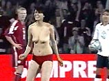 Любителям побегать голышом по футбольному полю во время ЧМ-2006 придется раскошелиться
Любителям побегать голышом по футбольному полю во время ЧМ-2006 придется раскошелиться