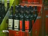 "Производители этих фальшивых вин занимают нашу нишу до тех пор, пока наши виноделы спят, или выступают с идиотскими заявлениями, критикуя правительство, которое якобы лишило их российского рынка" - заявил Саакашвили