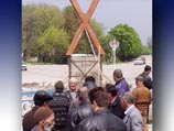 Крымские татары сорвали установку памятника Андрею Первозванному в Феодосии Крымские татары сорвали установку памятника Андрею Первозванному в Феодосии