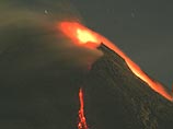 Извержение вулкана Мерапи: лавой может залить отказавшиеся от эвакуации деревни