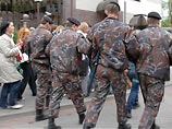 Минская милиция задержала до 20 человек, пикетировавших российское посольство Минская милиция задержала до 20 человек, пикетировавших российское посольство