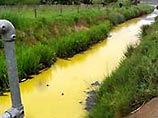 Английская река стала желтой, после того как в неё вылилось 8 тысяч литров апельсинового сока