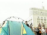 Обманутые дольщики устроили майдан перед Домом правительства в Москве
