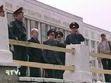 В Москве милиция заблокировала подходы к Белому дому, чтобы не допустить выступлений обманутых соинвесторов В Москве милиция заблокировала подходы к Белому дому, чтобы не допустить выступлений обманутых соинвесторов