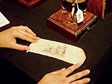 Как пишет итальянский журнал Panorama (текст на сайте Inopressa.ru), первый прообраз презерватива изобрел в XVI веке итальянский анатом Габриэле Фалоппио: льняной мешочек, пропитанный солями и травяными настоями
