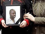 Студент из Сенегала Салл Самба Лампсар был убит утром 7 апреля на 5-й Красноармейской улице. Тогда неизвестный вышел из подворотни и выстрелил вслед группе африканских студентов, возвращавшихся с вечеринки в клубе "Аполло"