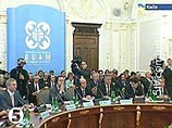 "Азербайджан владеет уникальной добычей нефти, Украина владеет уникальными возможностями транзита. Почему бы эти усилия не объединить?" -сказал Ющенко на пресс-конференции во вторник в Киеве