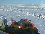 Атомоход "Ямал" вышел на расстояние прямой видимости с дрейфующей российской станцией Атомоход "Ямал" вышел на расстояние прямой видимости с дрейфующей российской станцией
