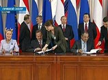 Важными итогами саммита стало подписание двух долгожданных соглашений - об облегчении визового режима между Россией и ЕС и о реадмиссии