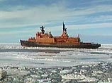 Ледокол "Ямал" пришвартовался к льдине с дрейфующей полярной станцией Ледокол "Ямал" пришвартовался к льдине с дрейфующей полярной станцией