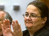 Судья решила Кристин Секава, что Ричард Томпсон, чей рост около 154 сантиметров, с такими данными в заключении долго не протянет Судья решила Кристин Секава, что Ричард Томпсон, чей рост около 154 сантиметров, с такими данными в заключении долго не протянет