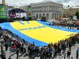 В Киеве была представлена самая большая футболка в мире