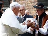 Завершая визит в Польшу, Папа посетил Освенцим