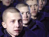 Все больше заключенных в России принимает православие.