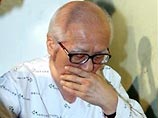 Руководимая Ким У Чуном компания потерпела крах во время валютно-финансового кризиса в 1997-1998 годах. В 1999 году Ким У Чун покинул Южную Корею, когда его концерн оказался в долгах на общую сумму 80 млрд долларов Руководимая Ким У Чуном компания потерпела крах во время валютно-финансового кризиса в 1997-1998 годах. В 1999 году Ким У Чун покинул Южную Корею, когда его концерн оказался в долгах на общую сумму 80 млрд долларов
