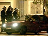 Новые столкновения полиции с молодежными бандами произошли в ночь на среду в парижских предместьях Монфермей и Клиши-су-Буа (департамент Сена-Сен-Дени)