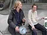 В силу этого права все народы свободно определяют свой политический статус и осуществляют свое экономическое, социальное и культурное развитие. Право народов на самоопределение означает суверенитет в отношении своих национальных богатств и ресурсов В силу этого права все народы свободно определяют свой политический статус и осуществляют свое экономическое, социальное и культурное развитие. Право народов на самоопределение означает суверенитет в отношении своих национальных богатств и ресурсов