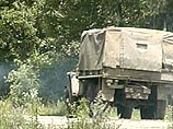 На дороге между населенными пунктами Месхеты и Ножай-Юрт в момент проезда автомашины с чеченскими милиционерами произошел подрыв неустановленного взрывного устройства