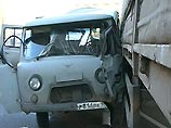 В Москве микроавтобус врезался в грузовик: трое погибших, 8 раненых